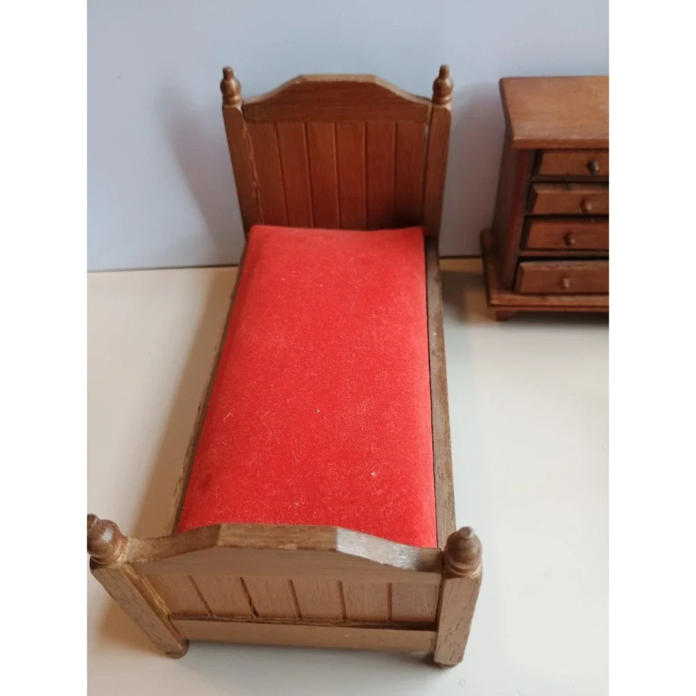 Vintage Miniatures Doll House Wooden Furniture Canopy Bed Dresser Quilt Rack